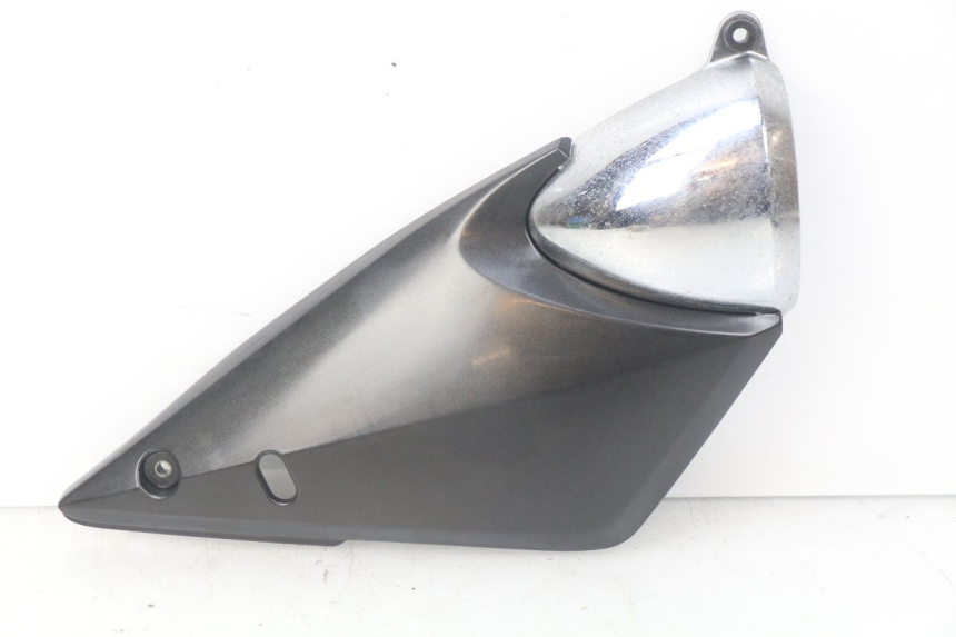photo de RIGHT UNDERSEAT PANEL SUZUKI GSF N BANDIT 600 (2000 - 2004)