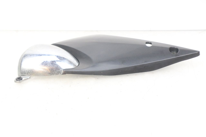 photo de RIGHT UNDERSEAT PANEL SUZUKI GSF N BANDIT 600 (2000 - 2004)