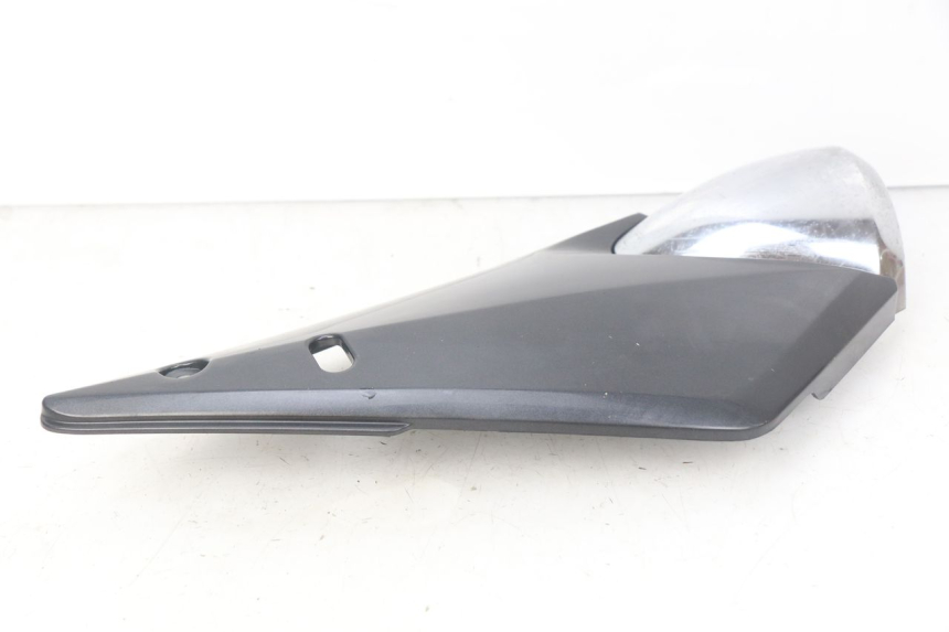 photo de RIGHT UNDERSEAT PANEL SUZUKI GSF N BANDIT 600 (2000 - 2004)