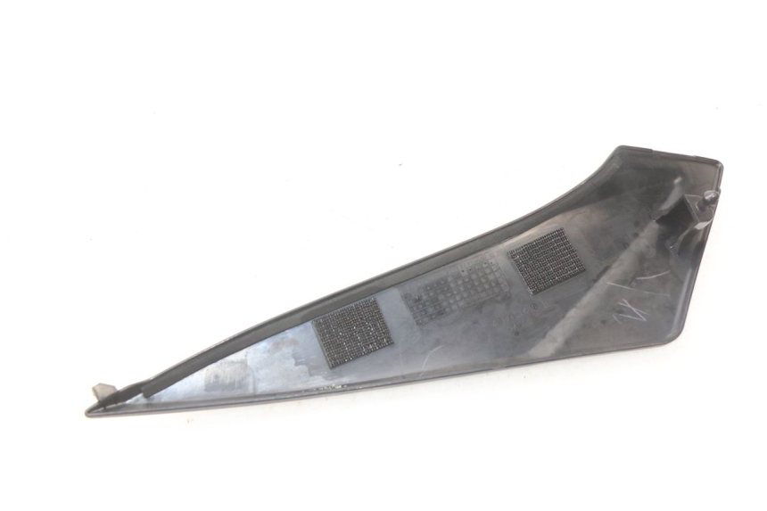 photo de RIGHT UNDERSEAT PANEL SUZUKI GSX-R GSXR 750 (2011 - 2016)