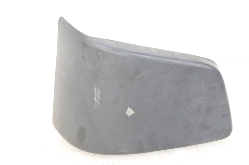 photo de RIGHT UNDERSEAT PANEL HONDA VT C2 SHADOW 750 (1997 - 2001)