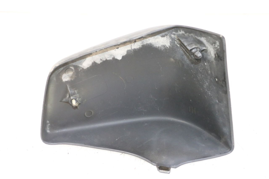 photo de RIGHT UNDERSEAT PANEL HONDA VT C2 SHADOW 750 (1997 - 2001)