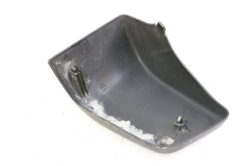 photo de RIGHT UNDERSEAT PANEL HONDA VT C2 SHADOW 750 (1997 - 2001)