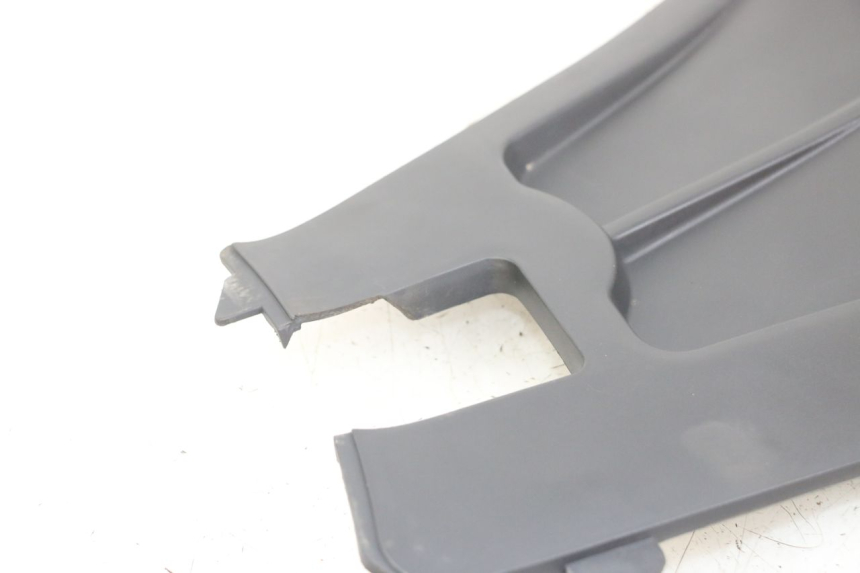photo de RIGHT UNDERSEAT PANEL HYTRACK HY S 4X4 410 (2013 - 2016)