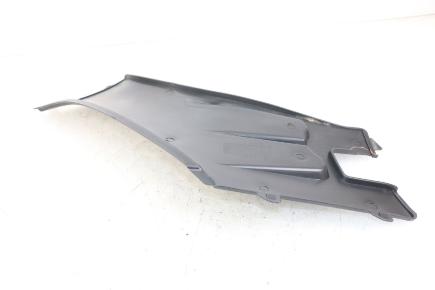 photo de RIGHT UNDERSEAT PANEL HYTRACK HY S 4X4 410 (2013 - 2016)