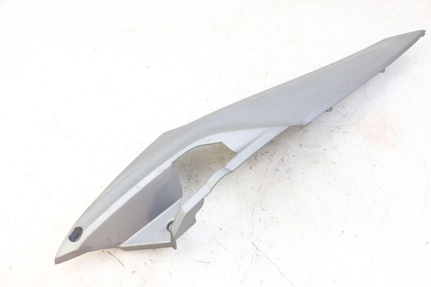 photo de RIGHT UNDERSEAT PANEL SYM JOYMAX 125 (2010 - 2017)