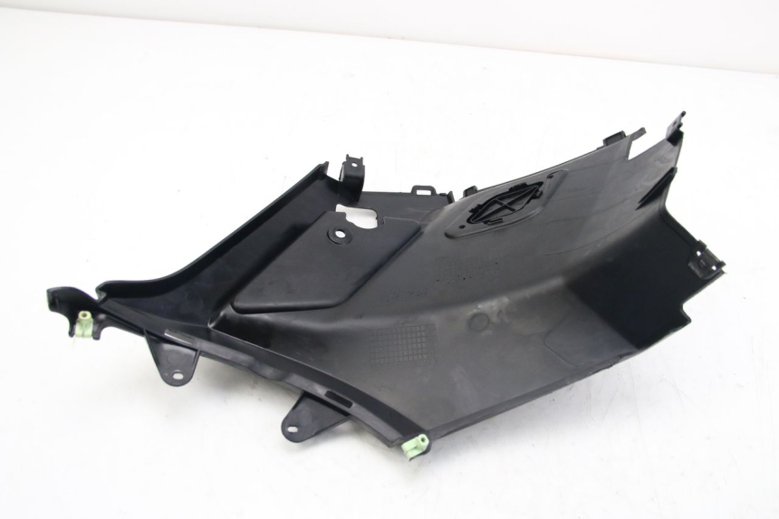 photo de RIGHT UNDERSEAT PANEL PEUGEOT KISBEE 2T 50 (2018 - 2022)