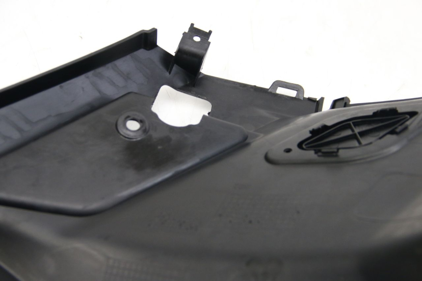 photo de RIGHT UNDERSEAT PANEL PEUGEOT KISBEE 2T 50 (2018 - 2022)