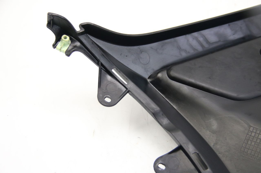 photo de RIGHT UNDERSEAT PANEL PEUGEOT KISBEE 2T 50 (2018 - 2022)