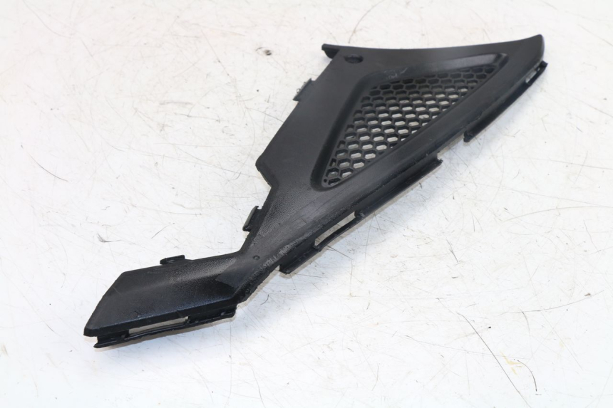 photo de RIGHT SIDE UNDER SEAT COVER KYMCO AGILITY RS 4T 50 (2009 - 2013)