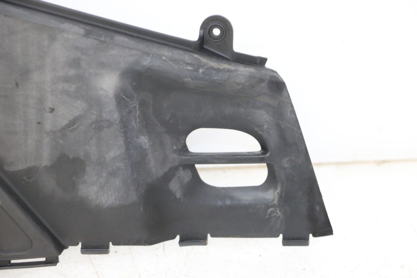 photo de RIGHT UNDERSEAT PANEL KYMCO PEOPLE S 125 (2000 - 2008)