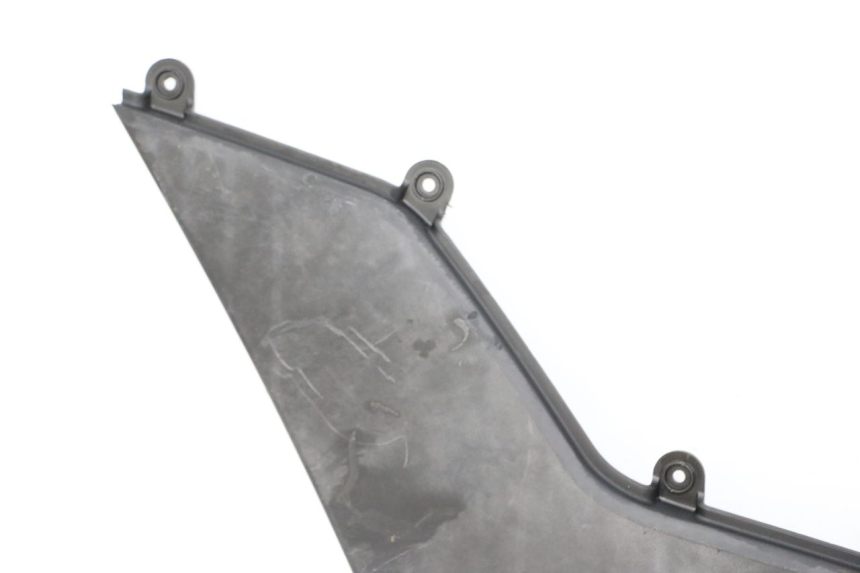 photo de RIGHT UNDERSEAT PANEL KYMCO PEOPLE S 125 (2000 - 2008)