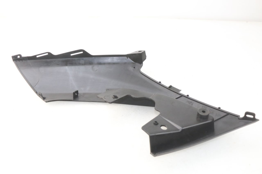 photo de RIGHT UNDERSEAT PANEL PEUGEOT METROPOLIS 400 (2017 - 2020)