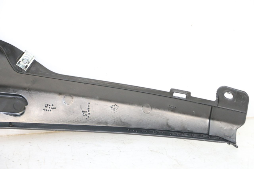 photo de RIGHT UNDERSEAT PANEL PIAGGIO NRG POWER PUREJET 50 (2018 - 2021)