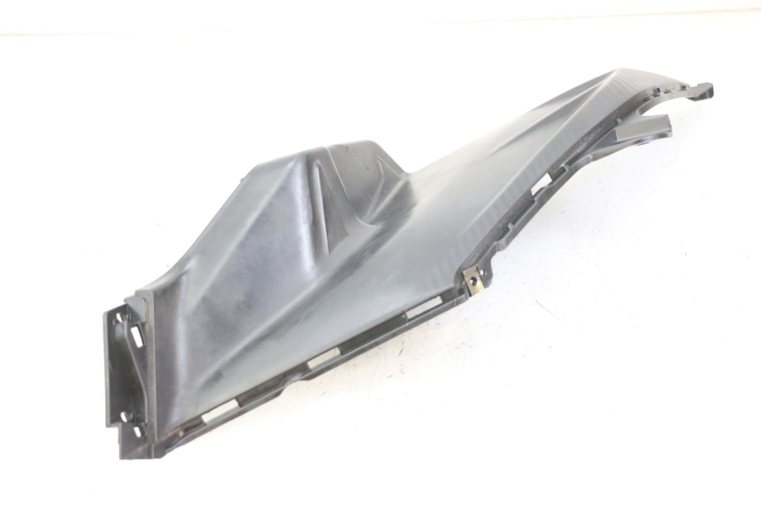 photo de RIGHT UNDERSEAT PANEL SYM ORBIT III 3 4T 50 (2021 - 2025) - Technical close-up