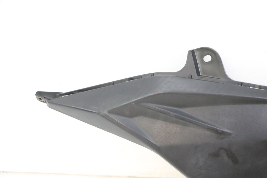 photo de RIGHT UNDERSEAT PANEL SYM ORBIT III 3 4T 50 (2021 - 2025) - Fixing points details