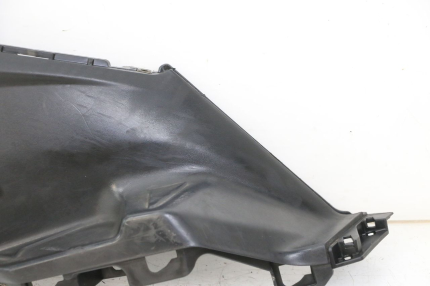 photo de RIGHT UNDERSEAT PANEL SYM ORBIT III 3 4T 50 (2021 - 2025) - Surface and material condition