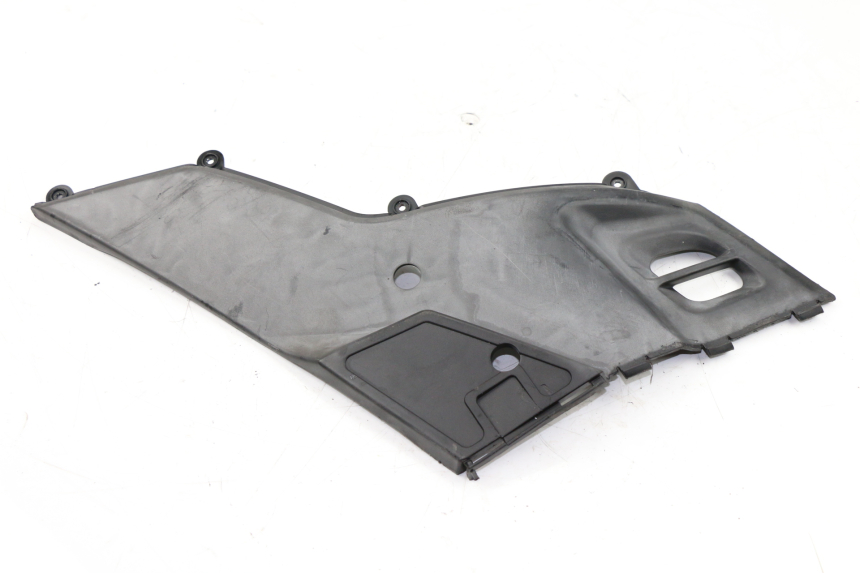 photo de RIGHT UNDERSEAT PANEL KYMCO PEOPLE S 125 (2000 - 2008)