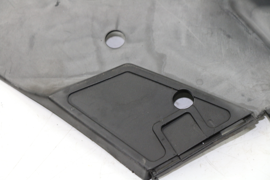 photo de RIGHT UNDERSEAT PANEL KYMCO PEOPLE S 125 (2000 - 2008)