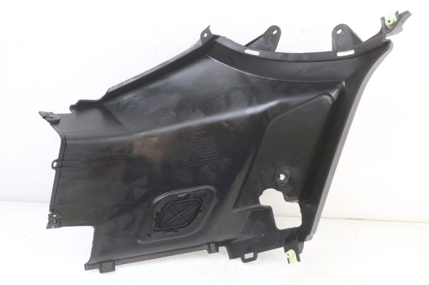 photo de RIGHT SIDE UNDER SEAT COVER PEUGEOT KISBEE 4T 50 (2010 - 2017)