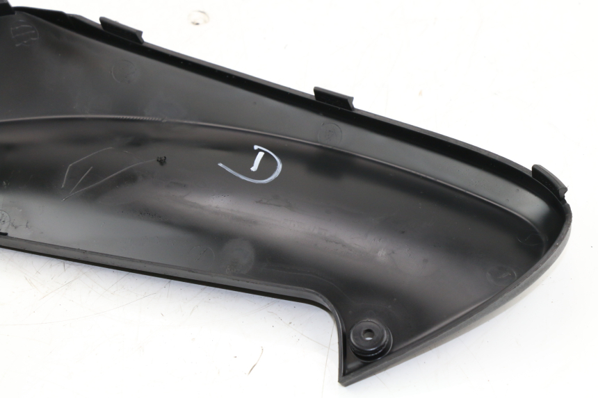 photo de RIGHT UNDERSEAT PANEL PIAGGIO FLY 2T 50 (2004 - 2017)