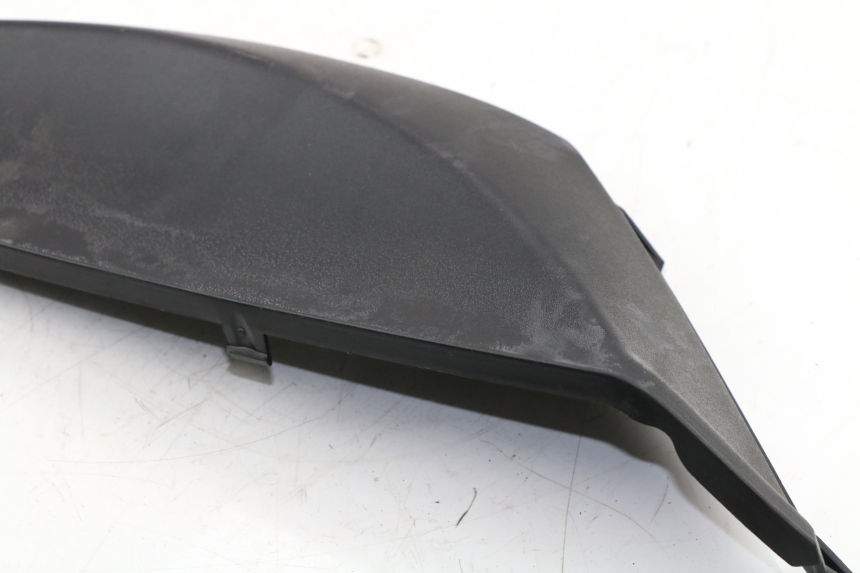 photo de RIGHT UNDERSEAT PANEL PIAGGIO FLY 2T 50 (2004 - 2017)
