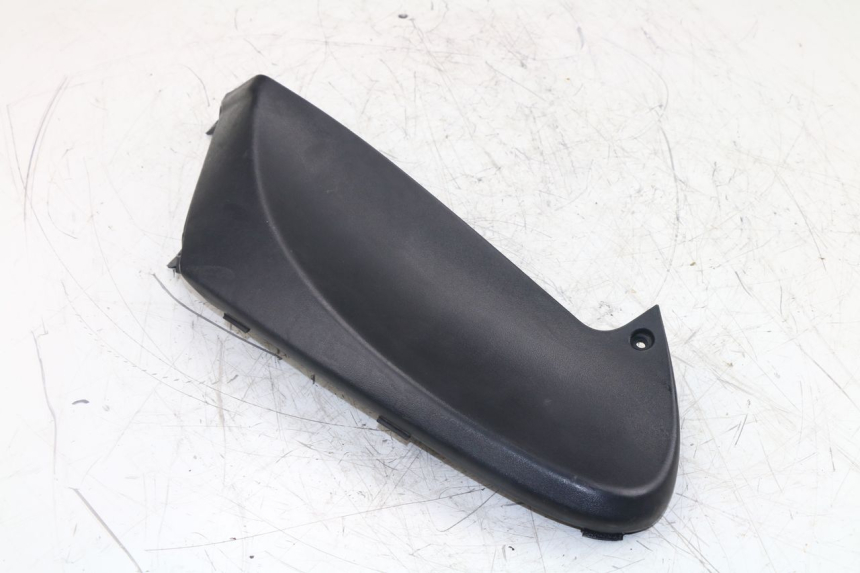 photo de RIGHT UNDERSEAT PANEL PIAGGIO FLY 2T 50 (2004 - 2017)