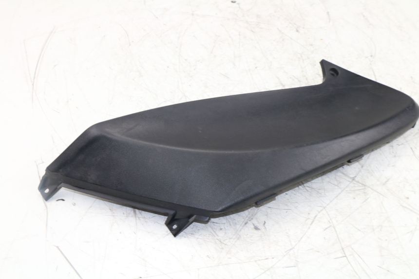 photo de RIGHT UNDERSEAT PANEL PIAGGIO FLY 2T 50 (2004 - 2017)