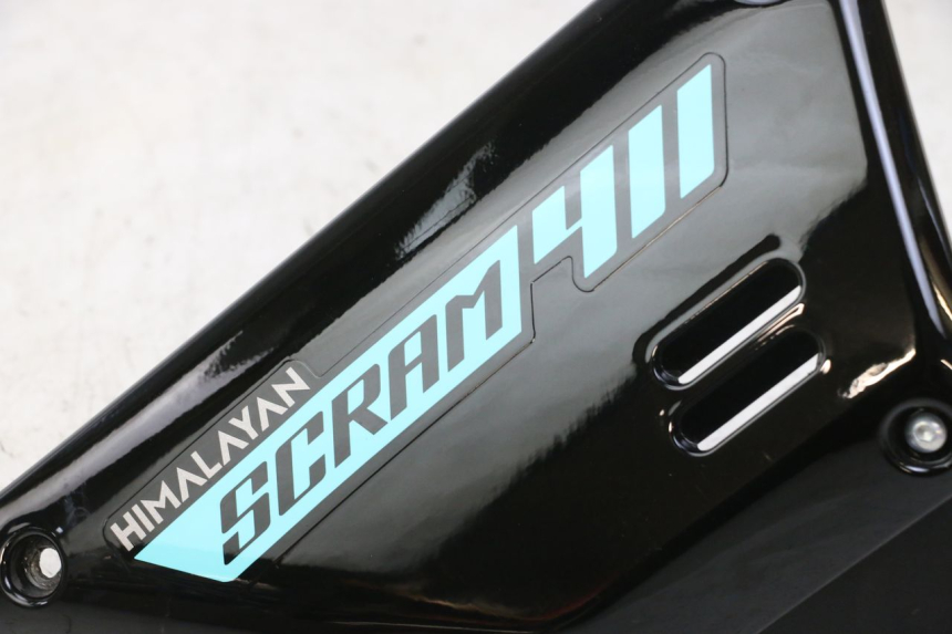 photo de RIGHT UNDERSEAT PANEL ROYAL ENFIELD SCRAM 411 (2022 - 2024)