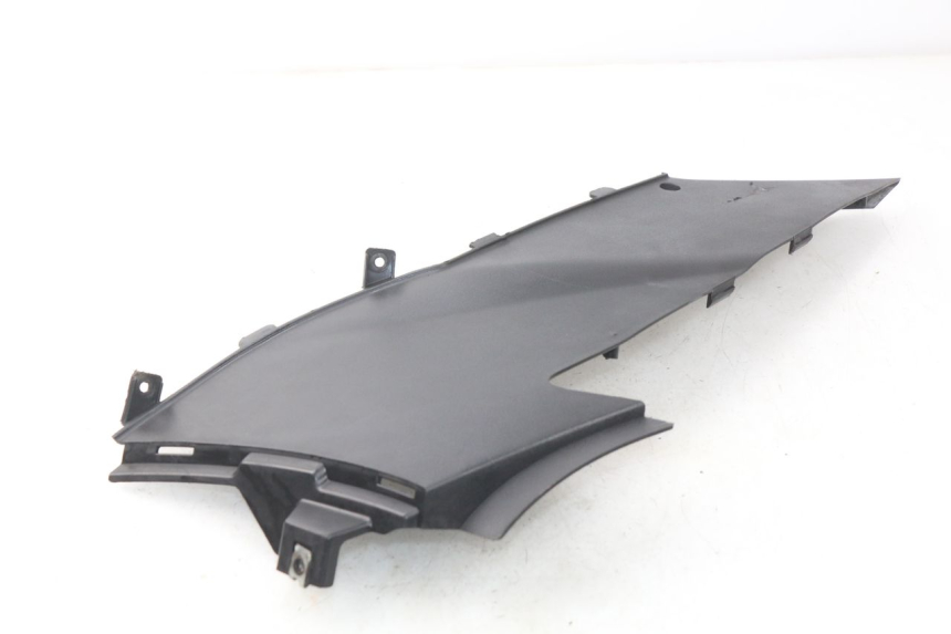 photo de RIGHT SIDE SEAT COVER DAELIM S2 FI 125 (2008 - 2017)