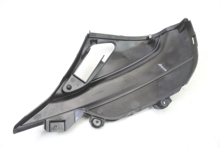 photo de RIGHT UNDERSEAT PANEL APRILIA SR 2T 50 (2018 - 2022)