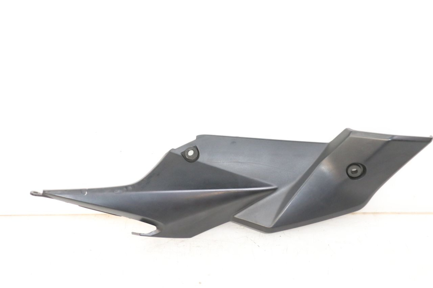 photo de RIGHT UNDERSEAT PANEL SUZUKI GSR 750 (2011 - 2017)