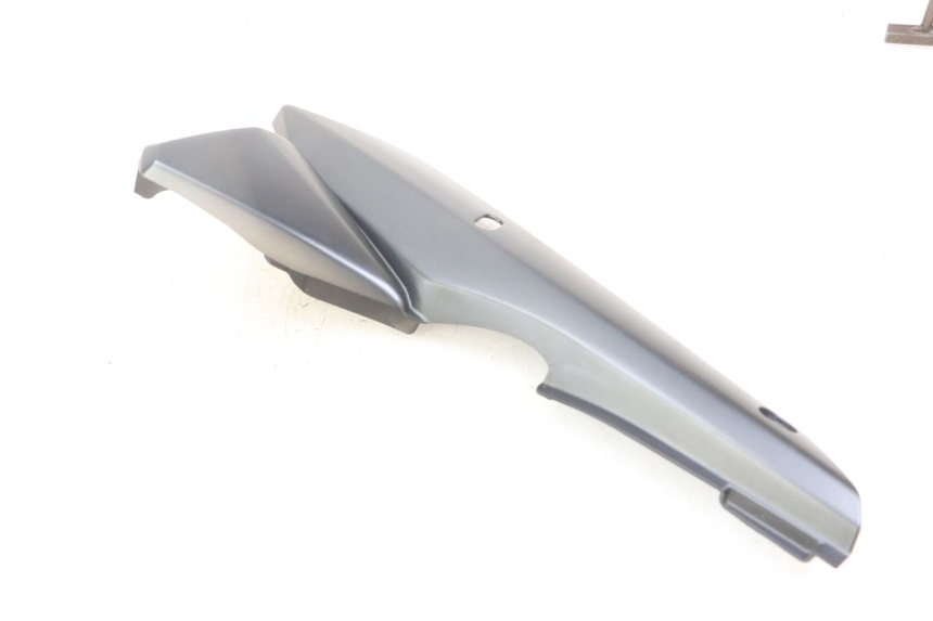 photo de RIGHT UNDERSEAT PANEL SUZUKI GSX F GSXF 650 (2007 - 2015)