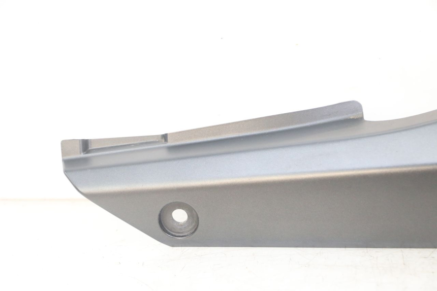 photo de RIGHT UNDERSEAT PANEL SUZUKI GSX F GSXF 650 (2007 - 2015)