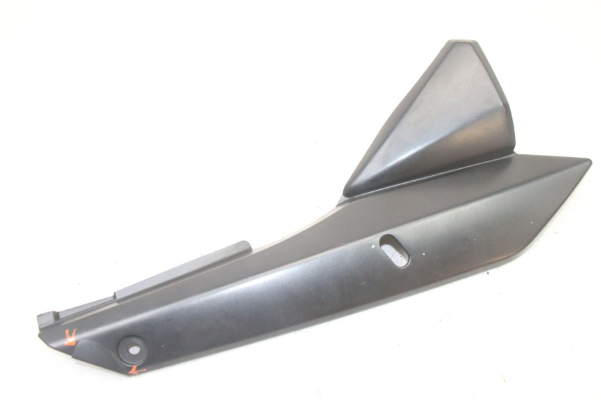 photo de RIGHT UNDERSEAT PANEL SUZUKI GSX F GSXF 650 (2007 - 2015)