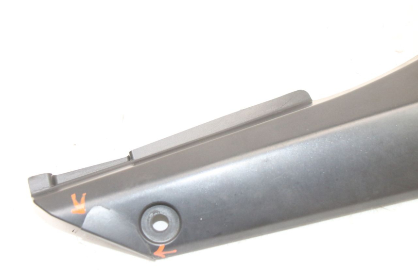 photo de RIGHT UNDERSEAT PANEL SUZUKI GSX F GSXF 650 (2007 - 2015)