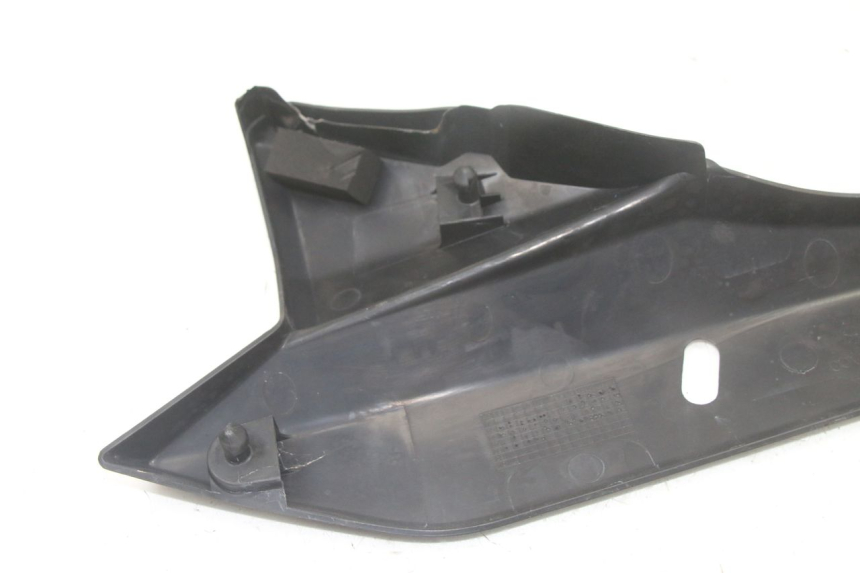 photo de RIGHT UNDERSEAT PANEL SUZUKI GSX F GSXF 650 (2007 - 2015)