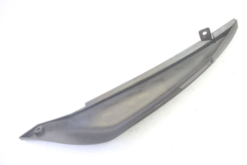 photo de RIGHT UNDERSEAT PANEL KSR TR SM 50 (2015 - 2018) - Alternative perspective