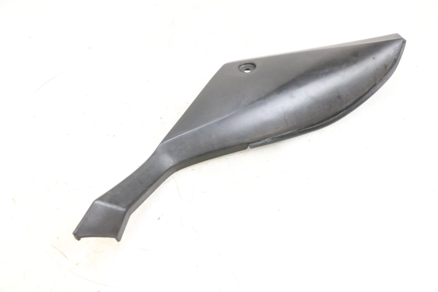 photo de RIGHT UNDERSEAT PANEL YAMAHA TZR 50 (2008 - 2016) - Technical close-up