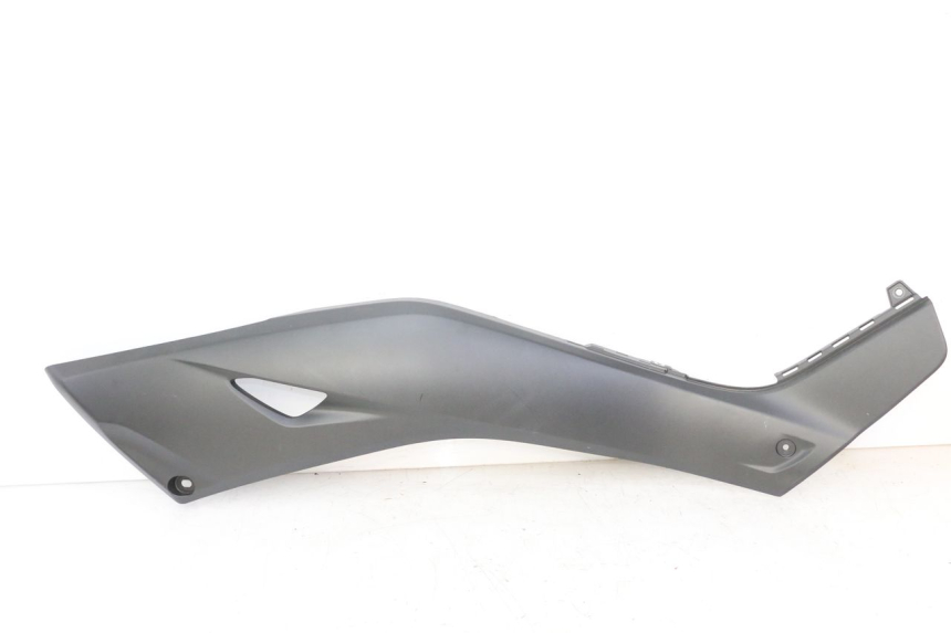 photo de RIGHT UNDERSEAT PANEL YAMAHA XMAX X-MAX 125 (2021 - 2025)