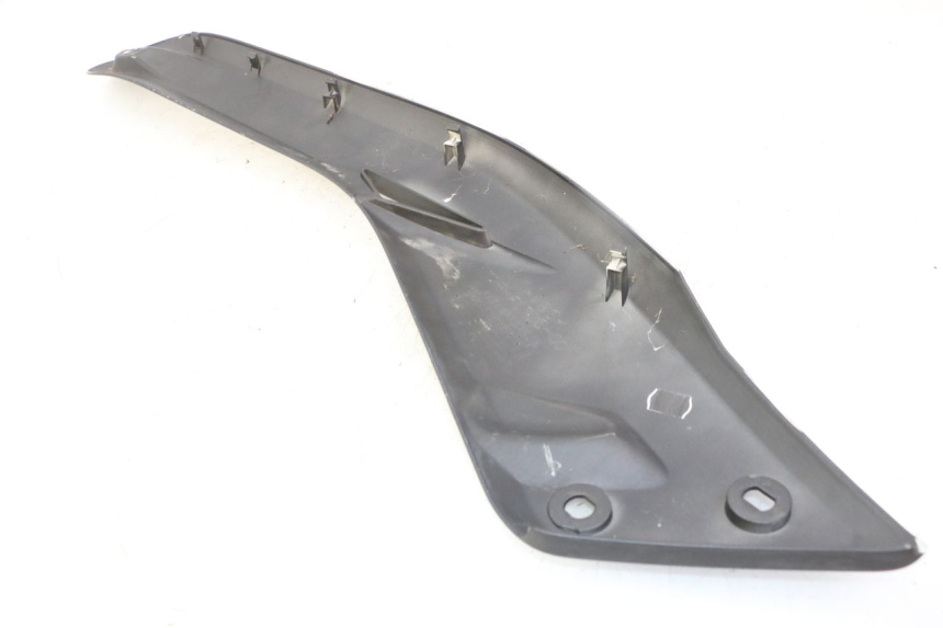 photo de RIGHT SIDE SEAT COVER YAMAHA X-MAX XMAX 125 (2010 - 2014)