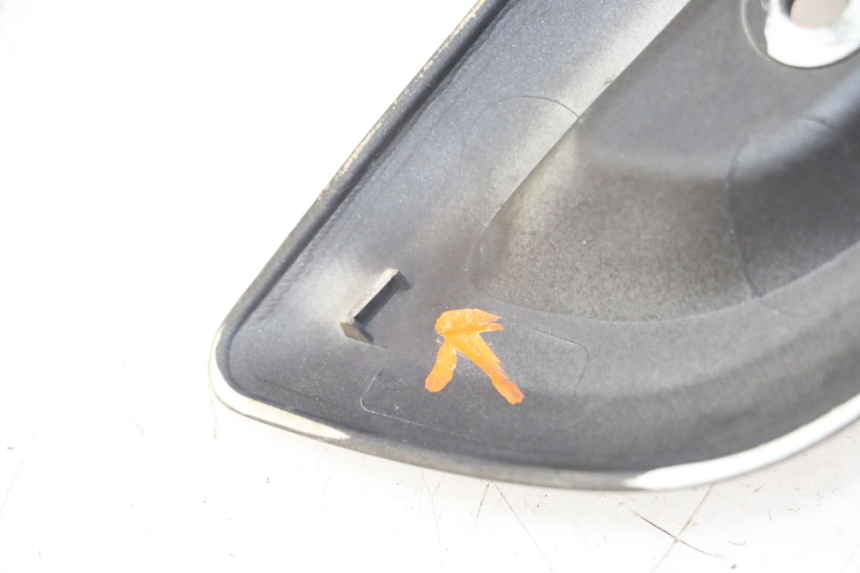 photo de RIGHT SIDE SEAT COVER YAMAHA X-MAX XMAX 125 (2010 - 2014)