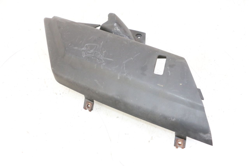 photo de RIGHT SIDE UNDER SEAT COVER YAMAHA X-MAX XMAX 250 (2006 - 2009)