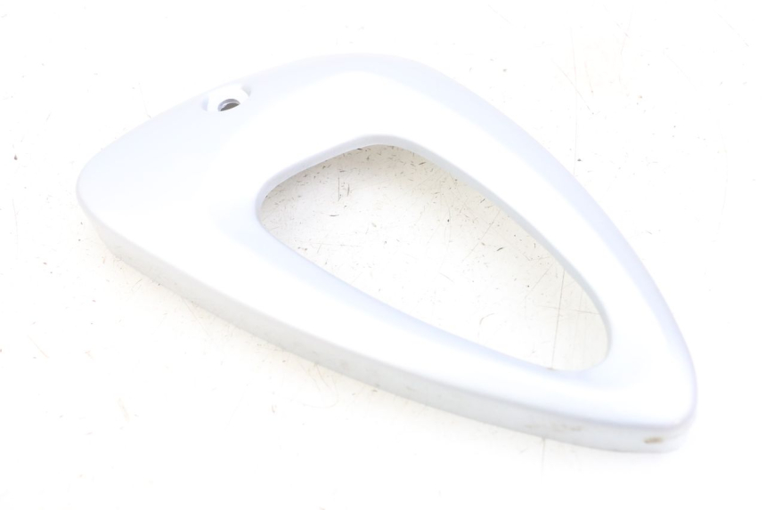 photo de RIGHT SIDE UNDER SEAT PANEL HYOSUNG XRX 125 (2000 - 2008)