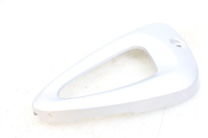 photo de RIGHT SIDE UNDER SEAT PANEL HYOSUNG XRX 125 (2000 - 2008)