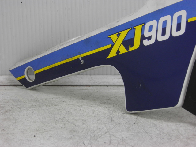 photo de RIGHT UNDERSEAT PANEL YAMAHA XJ F 900 (1983 - 1994)