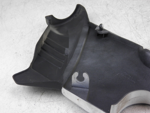 photo de RIGHT UNDERSEAT PANEL YAMAHA XJ F 900 (1983 - 1994)