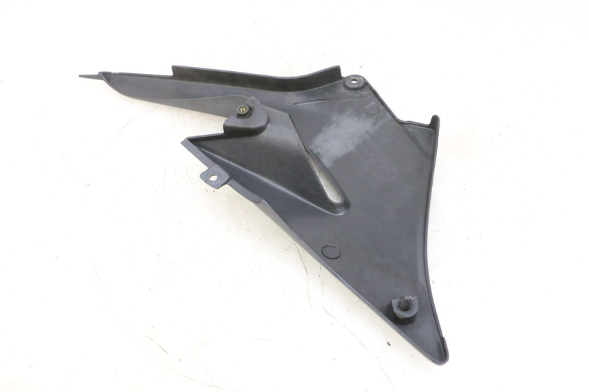 photo de RIGHT UNDERSEAT PANEL KAWASAKI ZR 7 750 (1999 - 2001) - Surface and material condition
