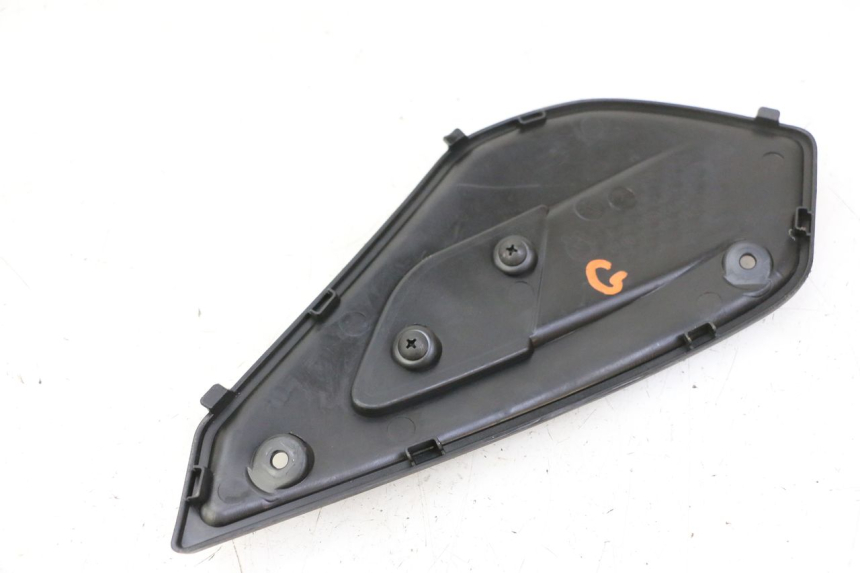 photo de LEFT UNDERSEAT PANEL QUADRO 4 4D 350 (2015 - 2018)