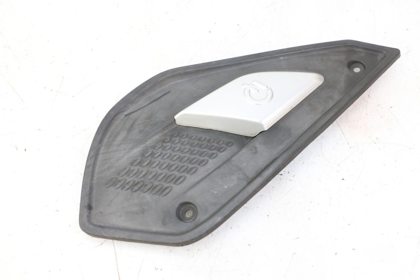 photo de LEFT UNDERSEAT PANEL QUADRO 4 4D 350 (2015 - 2018)